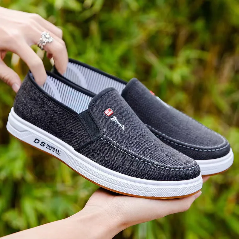 2023 Men's Leisure Breathable Lightweight Old Beijing Cloth Shoes Men's Low Top Canvas Shoes Lazy Artificial Shoes