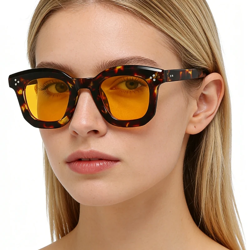 Wanderbrille 3-teilig Modische Dicke Rahmen-Brille mit Quadratischen Gläsern Neues Nieten-Design Farbige Gläser Sommer Outdoor Reise-Brillen