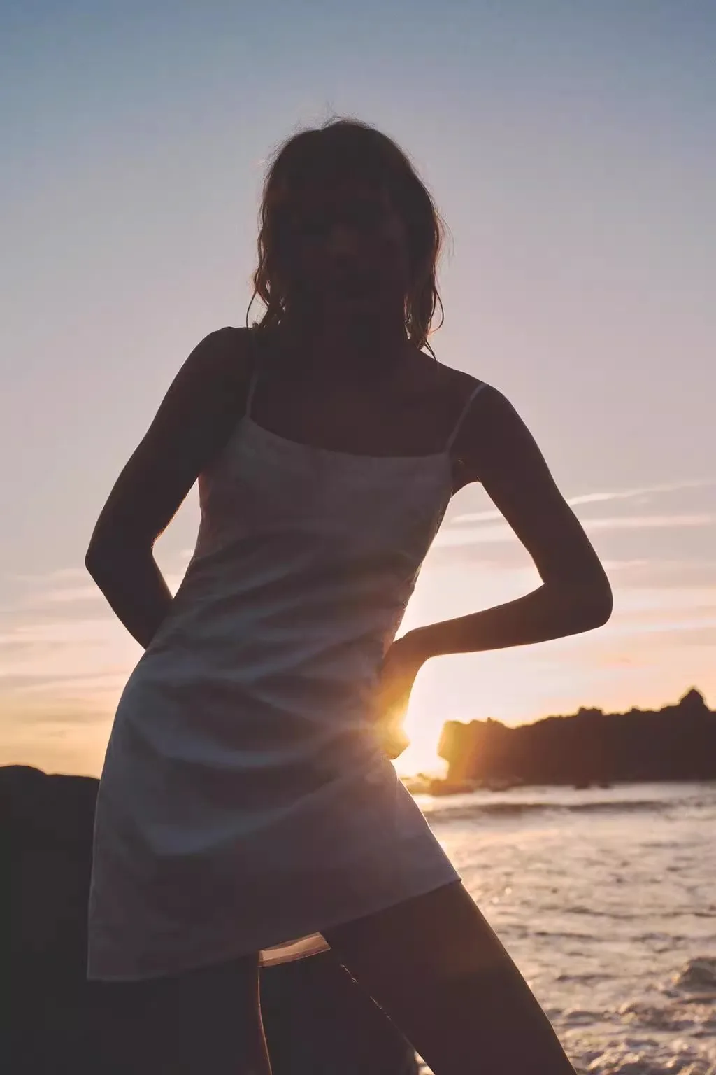 Frühling 2024, neuer TRF-Damen-Ort, bestickter Seidenmischung-Riemen, Dr. A-Linien-Rock, H-Ausschnitt, Ins Sle Summer Faion Dr