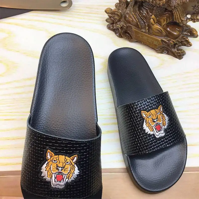 2024 Summer Men\'s Leather Slippers Fashion Personality Casual Outdoor Comfort Soft Sole Non-Slip Temperament Youth Beach Sandals