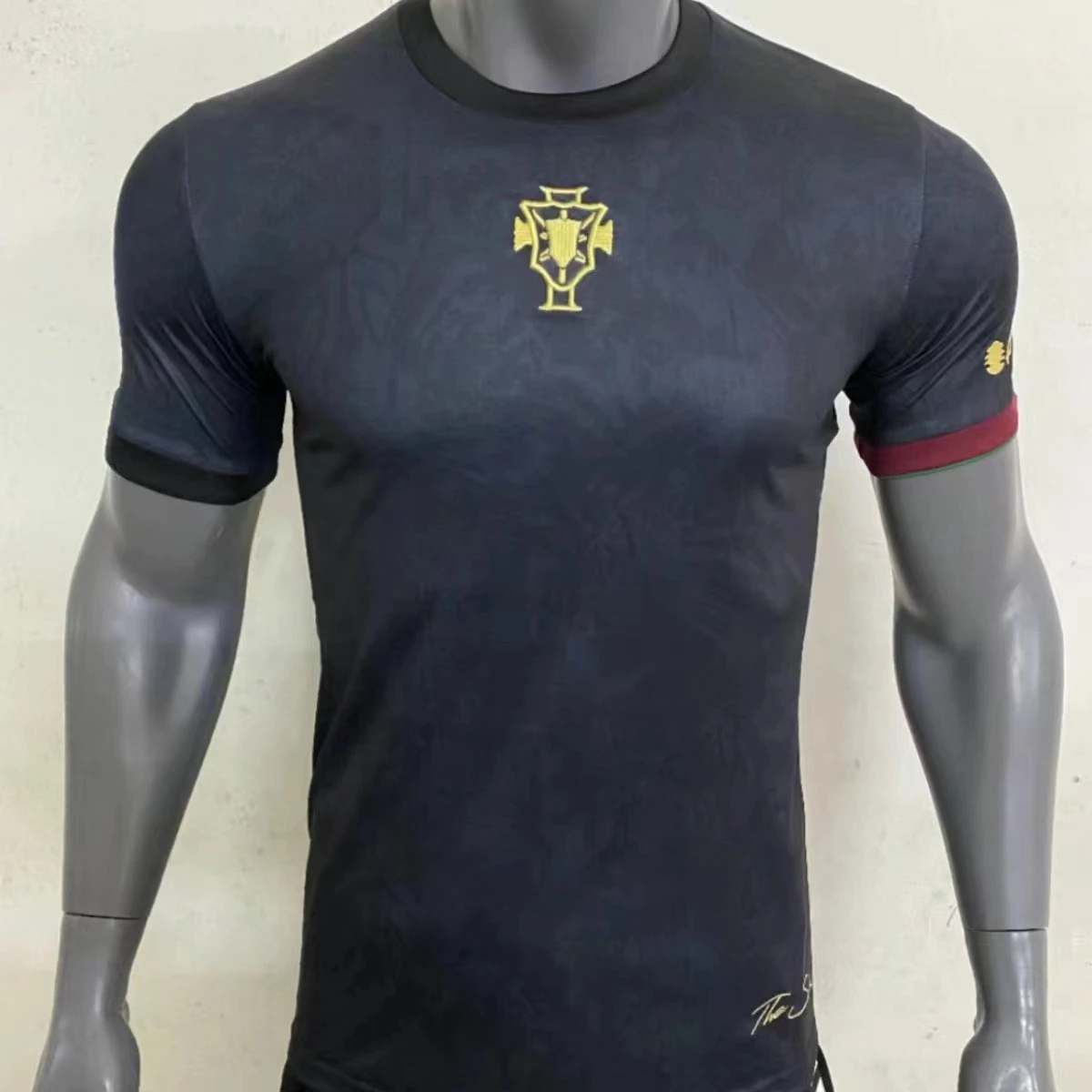

The New 2023 Portugal Commemorative Edition Is Enough To Wear Ball Clothes Team Clothes Are Breathable Short Sleeves