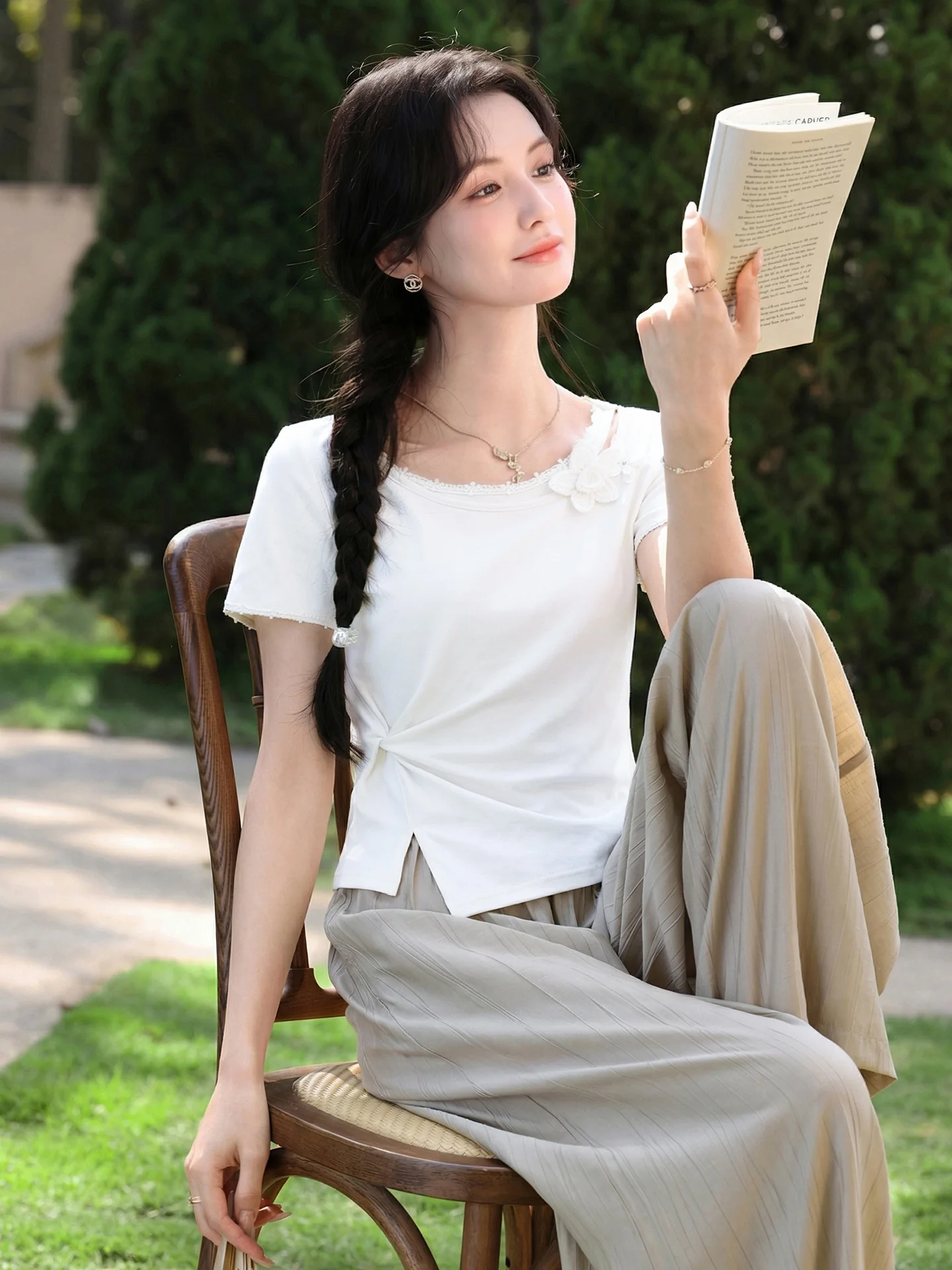 Cherry Blossom Shadow Guiding Light Short Sleeve T-Shirt Women's Slim Fit Summer New Style Personality Split Casual Top