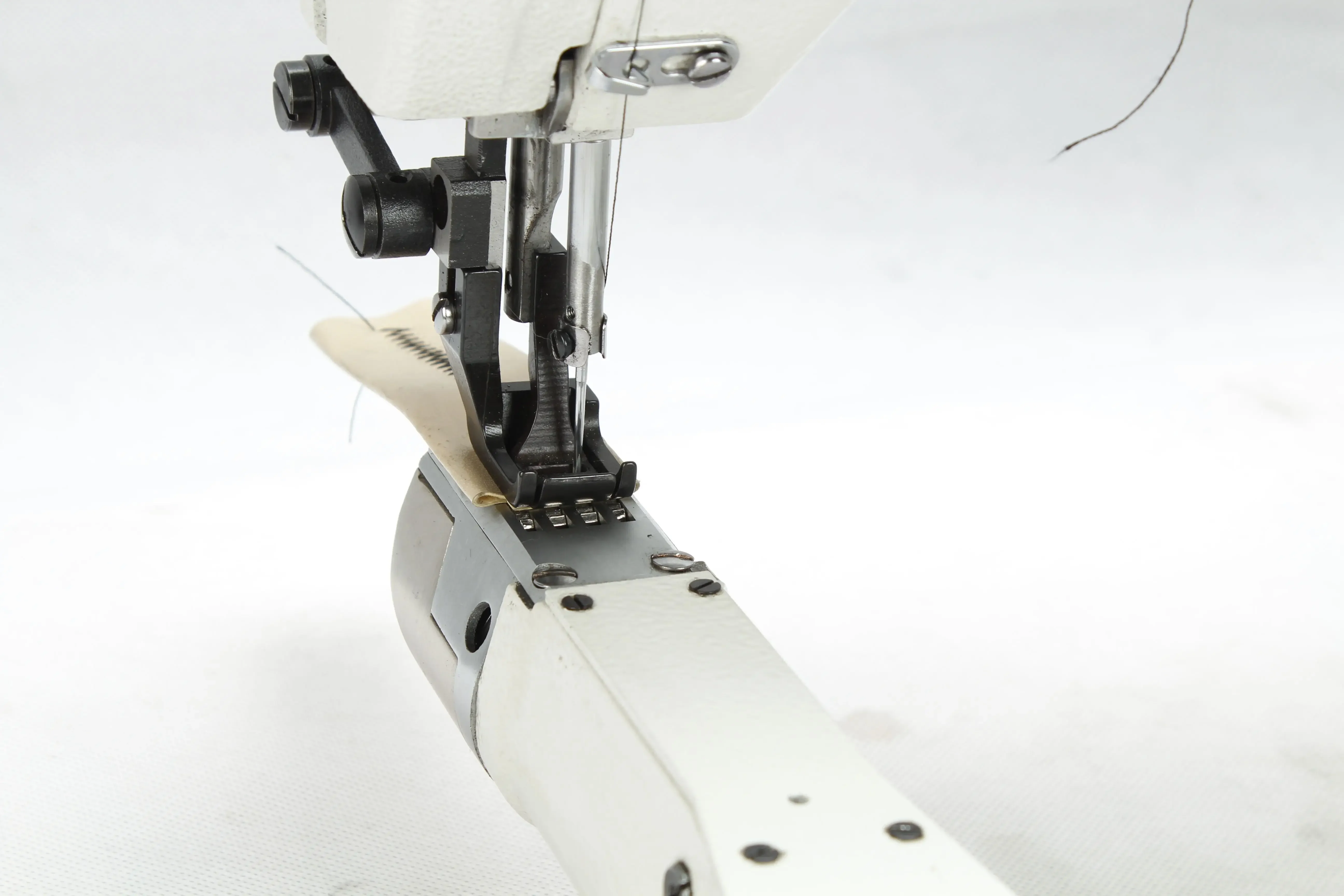 Fully Automatic Computer Custom Single Needle Curved Arm Herringbone Industrial Heavy Duty Zigzag Sewing Machine