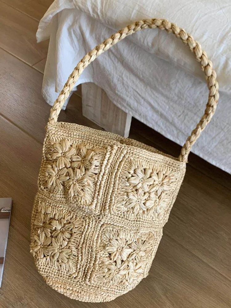 

Handmade Raffia Straw Bucket Bags Women 2026 Flower Woven Shoulder Bag Boho Chic Beach Tote Bag Summer Holiday Travel Handbag