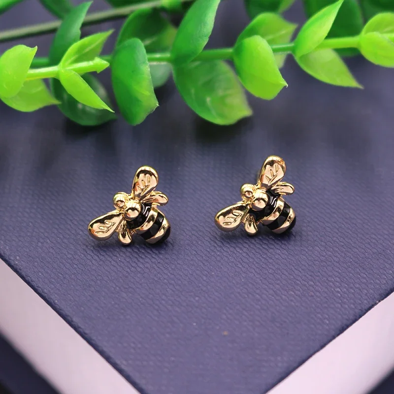 Vintage Enamel Bee Stud Earrings Gold Sliver Color Insect Earring For Women Girls Female Jewelry 2019 New Oorbellen