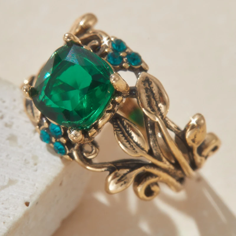 1 قطعة خاتم تصميم أوراق الذهب اللون للنساء مع مربع الأخضر مكعب زركونيا الجمالية الإناث حفل زفاف مجوهرات العصرية
