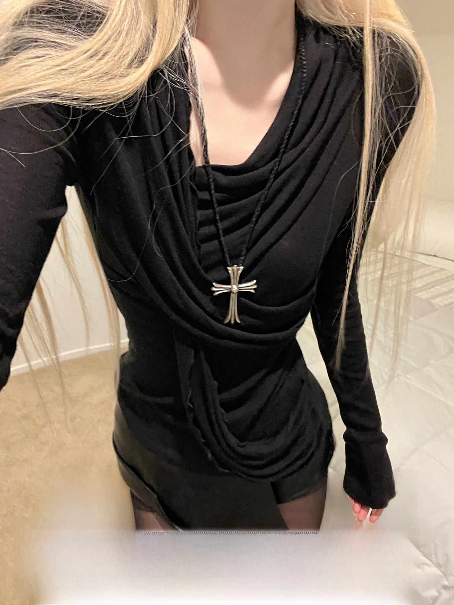 Black Shadow Pioneer Decomposition Long Sleeve Slim Fit Base Shirt Rase Le Sol Casual Style Women's T-shirt Regular Length