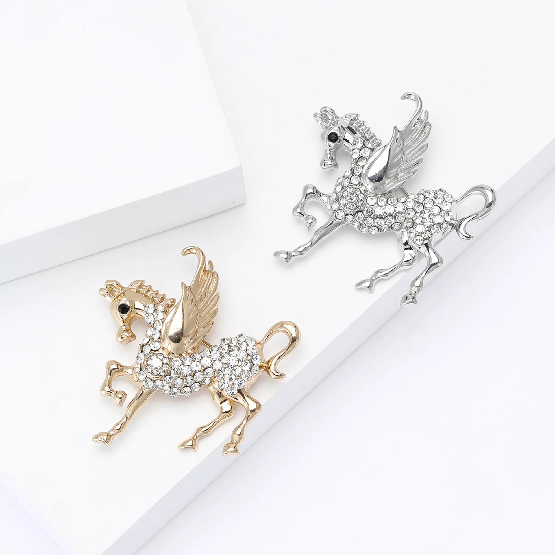 Shiny Rhinestone Pegasus Brooch Ladies Unisex 2 Color Optional Pair Of Office Everyday Wear Suit Jacket Accessories Pin