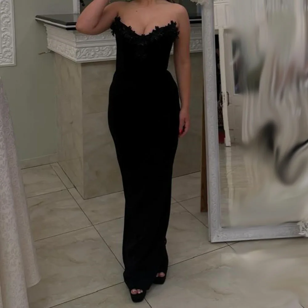 

Customized Straight Prom Dresses Floor-Length Strapless Sleeveless Evening Gown Simple Fashion Flowers Backless Party Gown