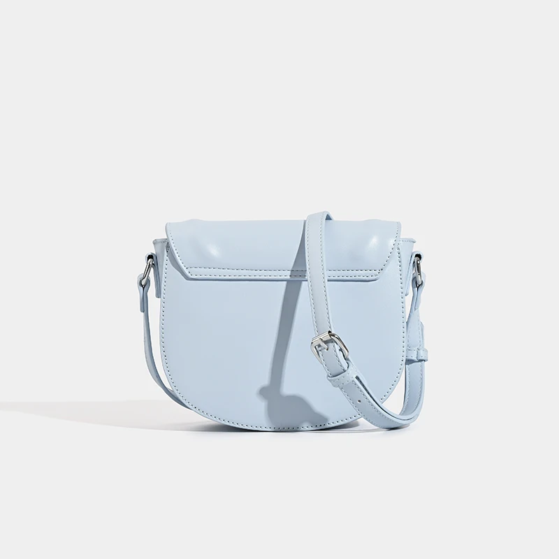 حقائب سرج للنساء حقائب يد وحقائب يد بتصميم فاخر لعام 2025 جديدة في جلد البولي يوريثاليت ديكور بسيط للتنقل عبر الكتف شحن مجاني سريع الوصول