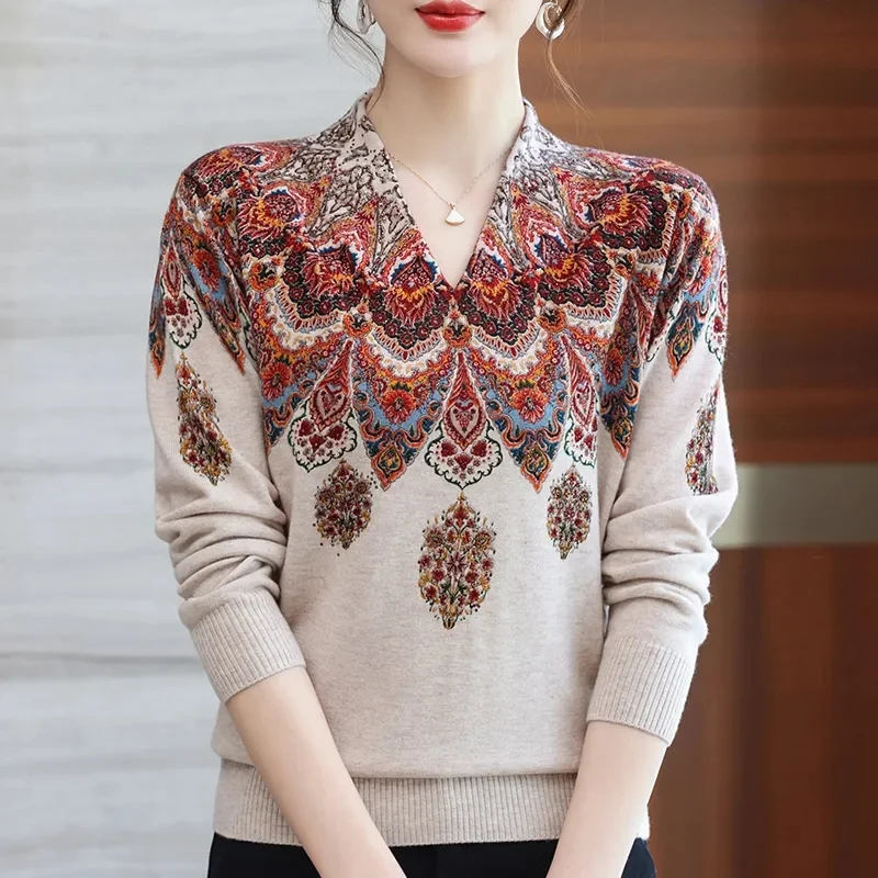 2024 New Middle-aged  Mothers V-neck Women\'s Sweaters Pullovers Autumn Winter Long Sleeves Loose Casual knitt Sweater Female Top