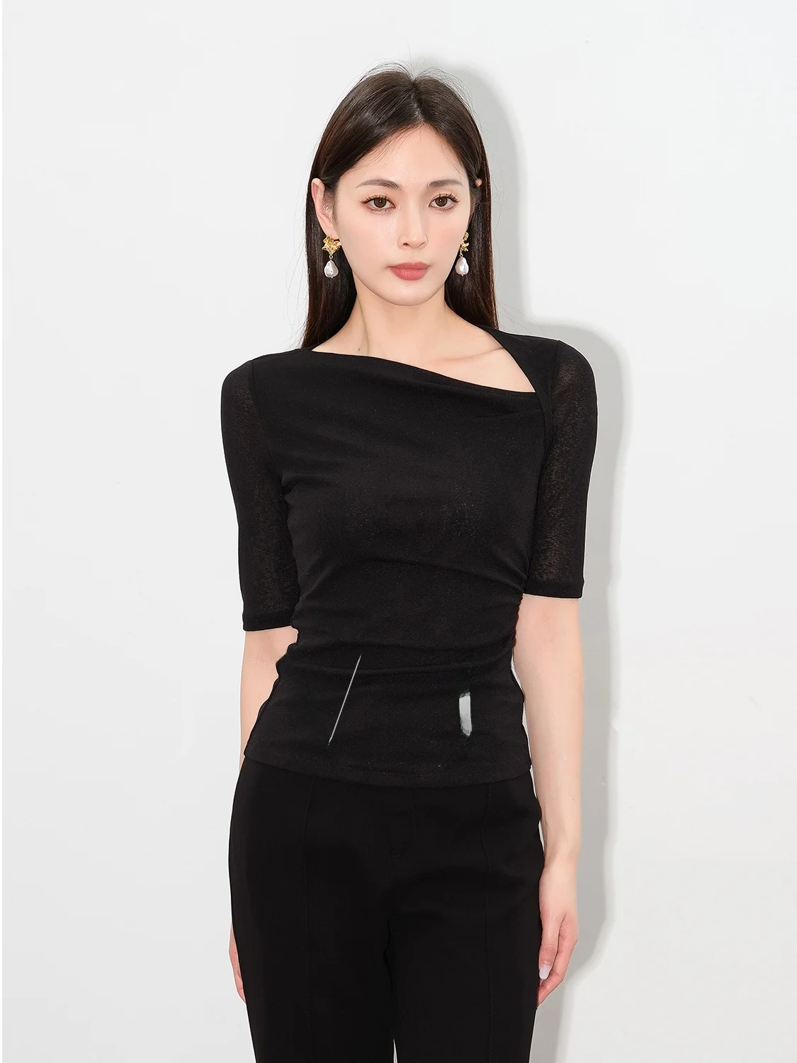 

Новая женская летняя футболка Slim Fit с V-образным вырезом и коротким рукавом, эластичная, дышащая, для повседневной носки, из полиэфирного волокна