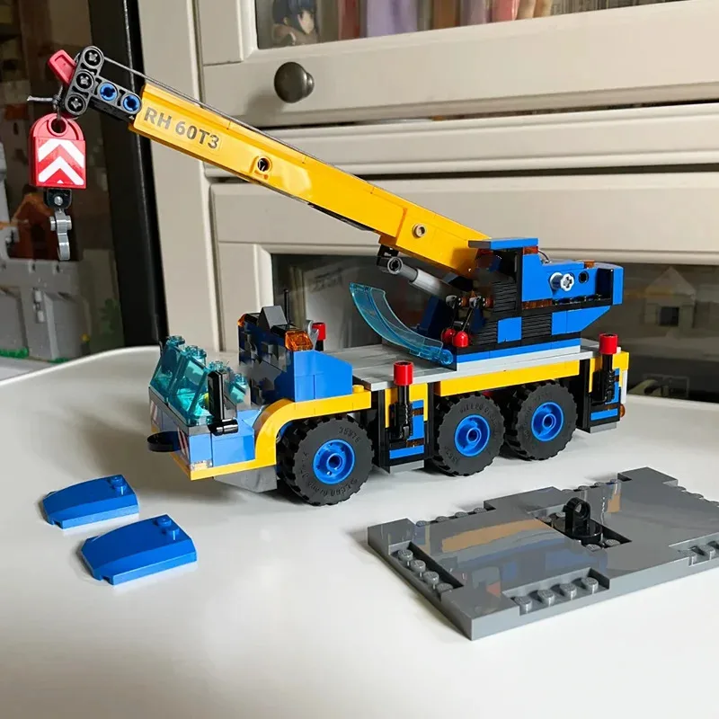 Set di mattoni compatibili Serie City Building Blocks Mobile Gru a sei ruote Tecnologia Sollevamento auto Giocattoli per bambini Regalo 60324