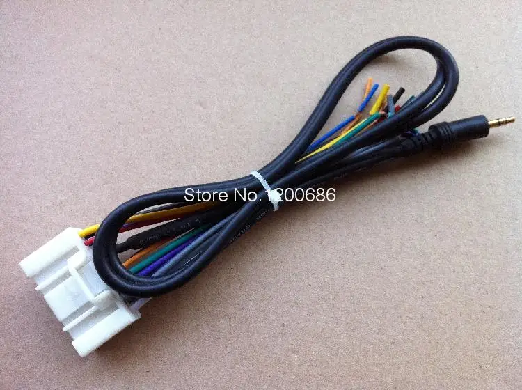 

Специальный жгут проводов современного купе, старый компакт-диск с входной кабелем аудио AUX, 24-контактный жгут проводов