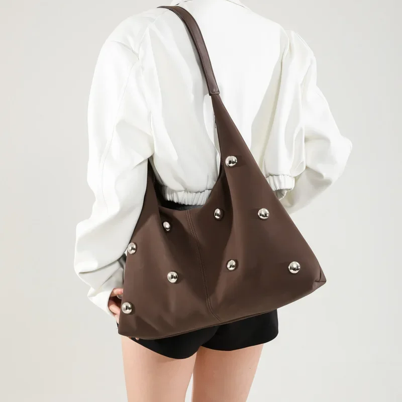 

Fashion large capacity bag Women's winter new 2024 commuter underarm bag Fashion rivet underarm ttote handbag