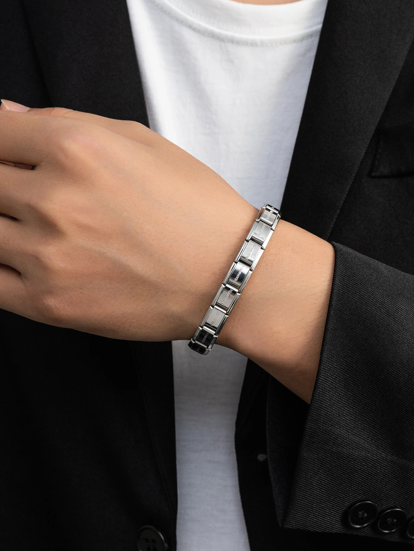 New trend stainless steel bracelet European and American elastic titanium steel bracelet fashion simple design with all ins casu