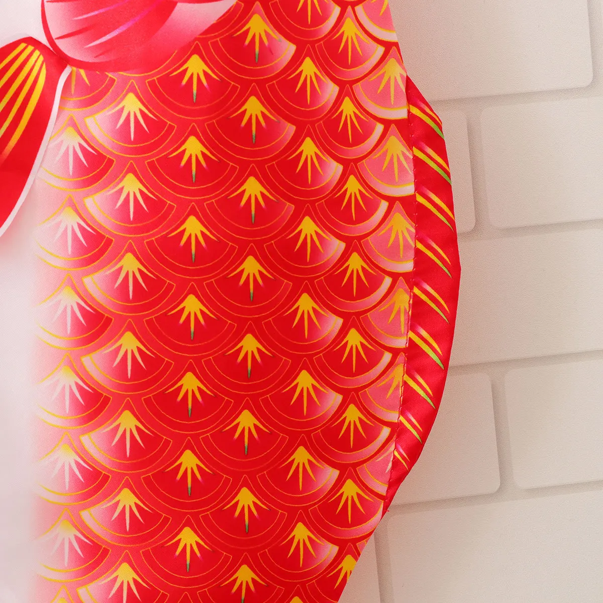 

Carp Shape Flags Japanese Style 70Cm Red Dragon Boat Festival Banner Set of 7 Outdoor Decorative Flag for Party Photo Background