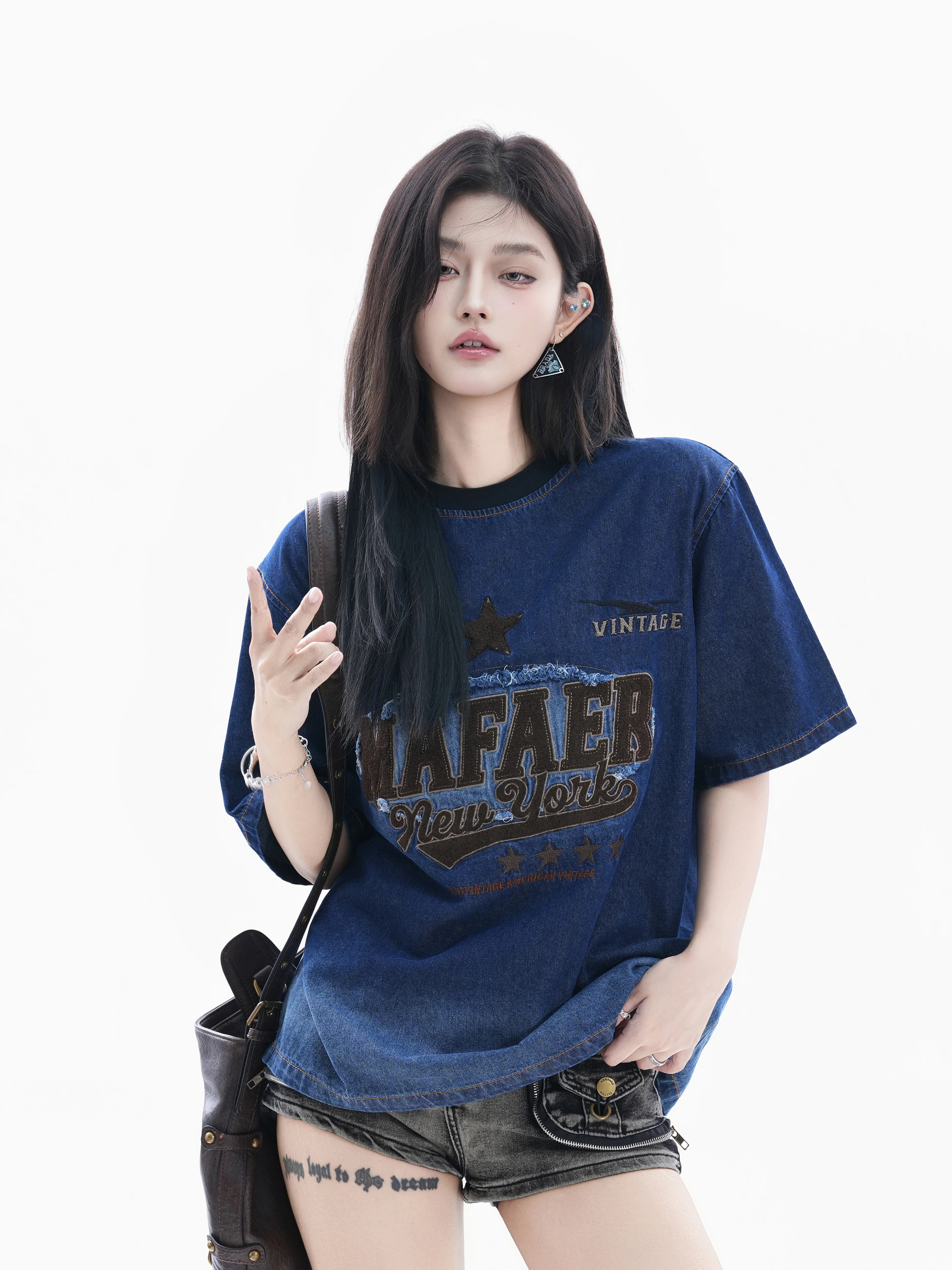 

Retro American Washed Denim T-Shirt Loose Short Sleeve Letter Print Street Style Top for Couples Cotton Comfortable Casual