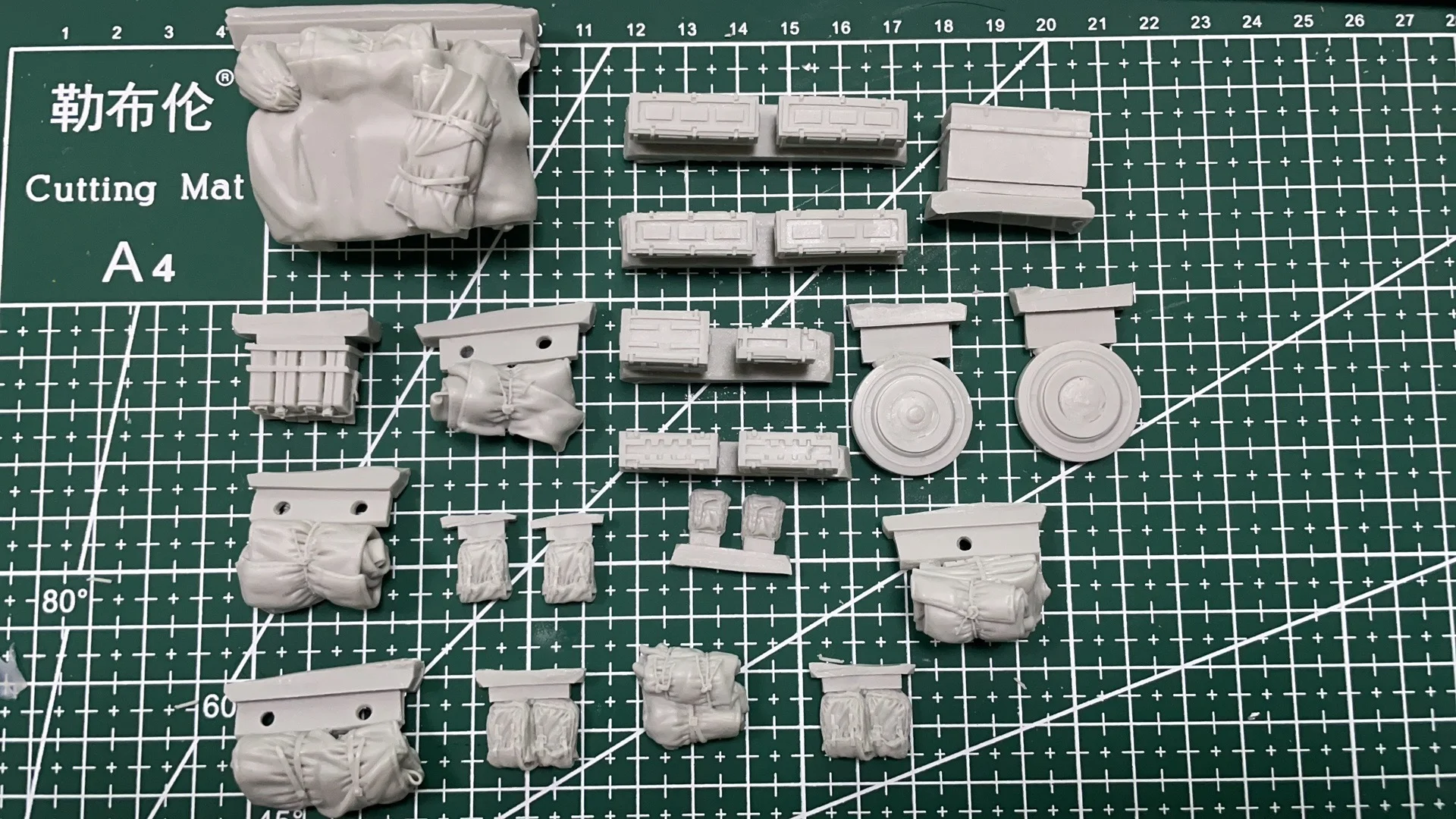 1:35 Scale Resin Die-casting Armored Vehicle Parts Modification Does Not Include The Unpainted Model Of The Car