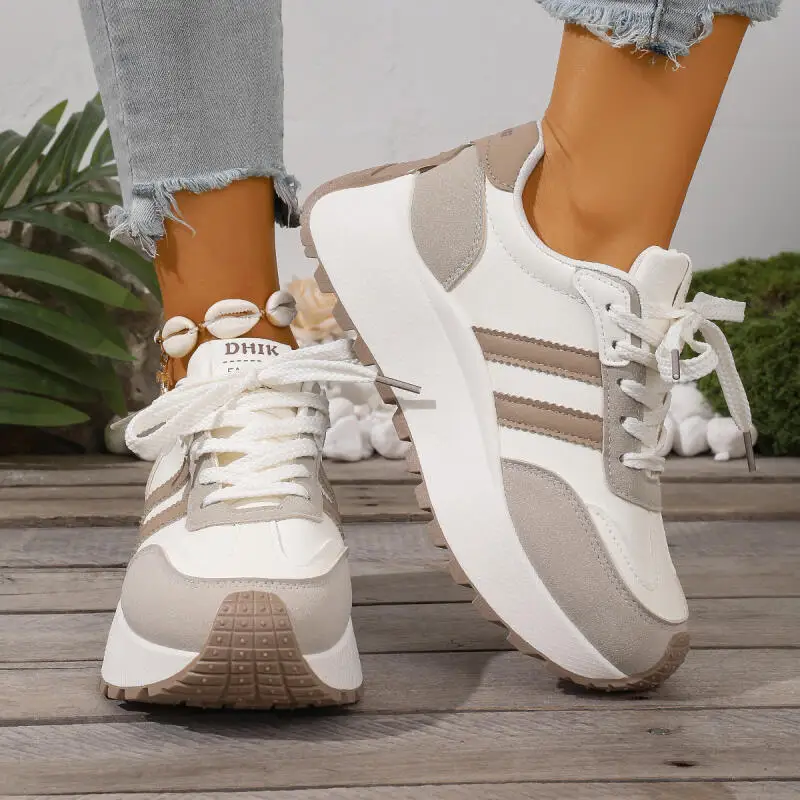 العلامة التجارية تصميم مزيج اللون الراحة منصة أحذية رياضية النساء 2026 الربيع عدم الانزلاق سميكة القاع أحذية رياضية المرأة الدانتيل يصل أحذية رياضية
