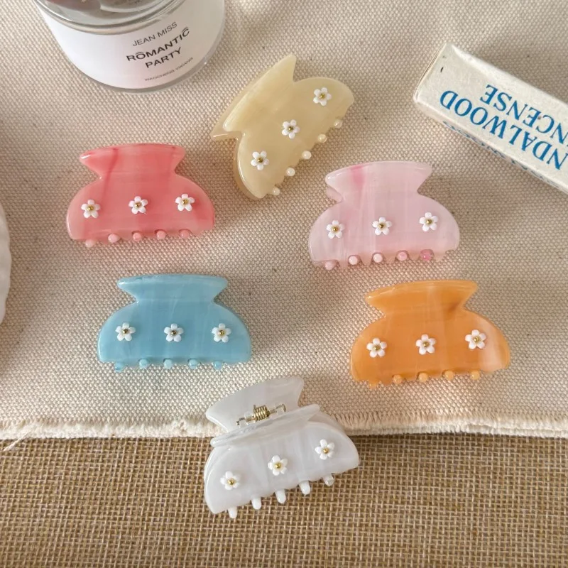 Small Daisy Acrylic Hair Claw Clip, Cute Floral Half‑Up Hair Accessories for Girls