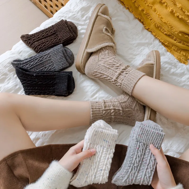 Damensocken Japanische einfarbige Harajuku einfache Kawaii süße vielseitige mittlere Röhrensocken Winter dicke Plüsch warme Socken für Mädchen