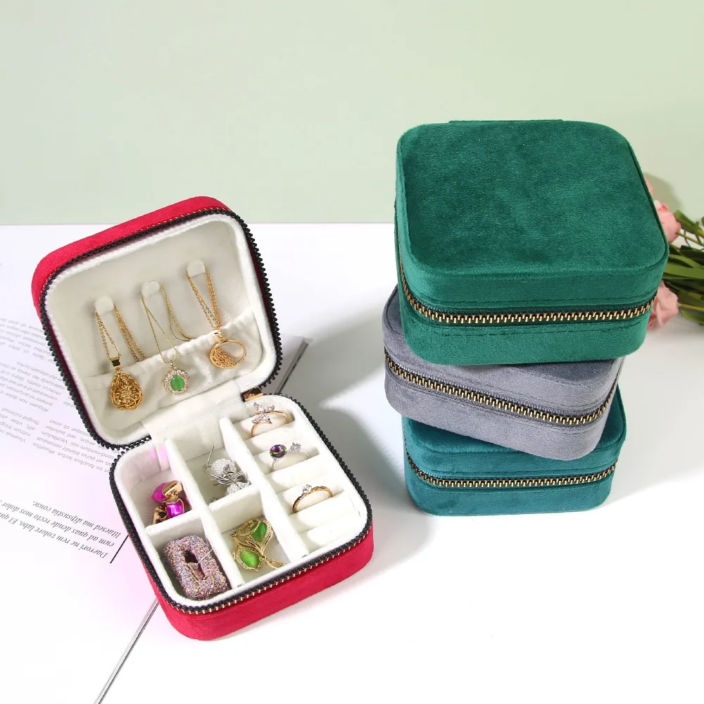 

Портативная дорожная шкатулка для украшений из бархата и кожи, двухслойный органайзер для хранения, подарок для женщин, подходит для колец и сережек
