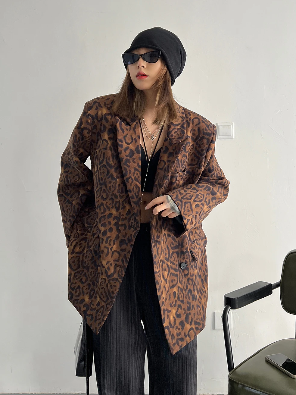 Women Blazer autumn and winter 2024 New Korean Green Leopard  Satin Collar Suit Loose Shoulder Suit Jackets High Street