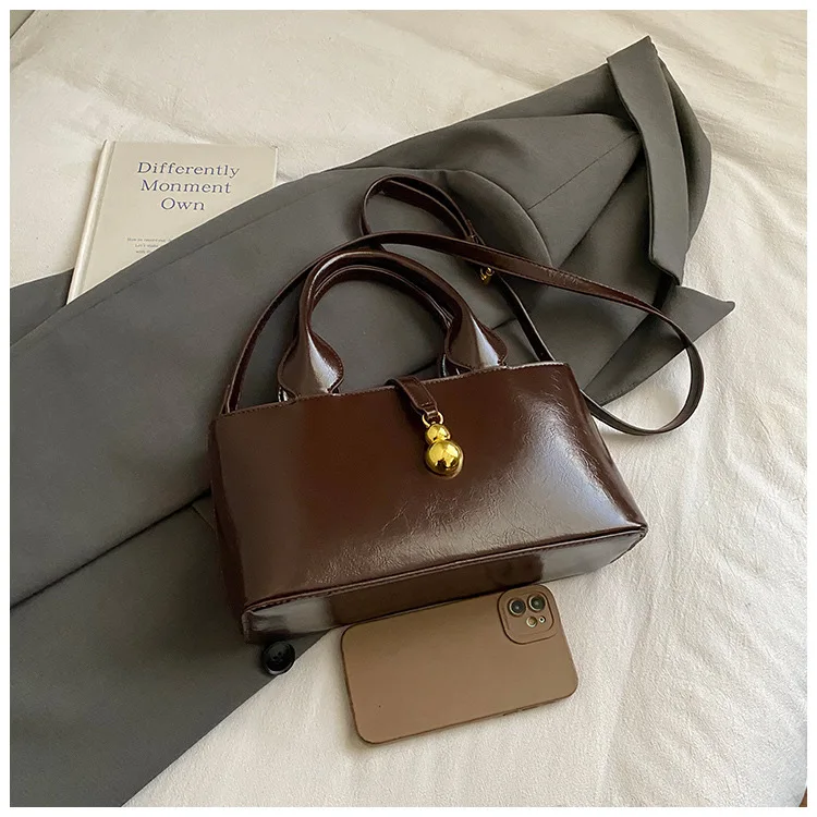 Tas Bucket Berkilau Mengkilap - Tas Jinjing Kapasitas Besar dengan Tali yang Dapat Dilepas dan Disesuaikan untuk Berbagai Cara Membawa