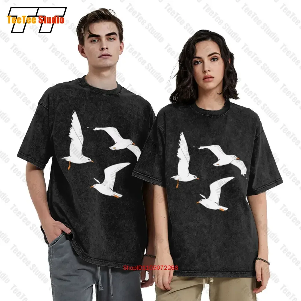 Seagulls Gathering At The Cricket Vintage Oversized T-Shirt IZBQ