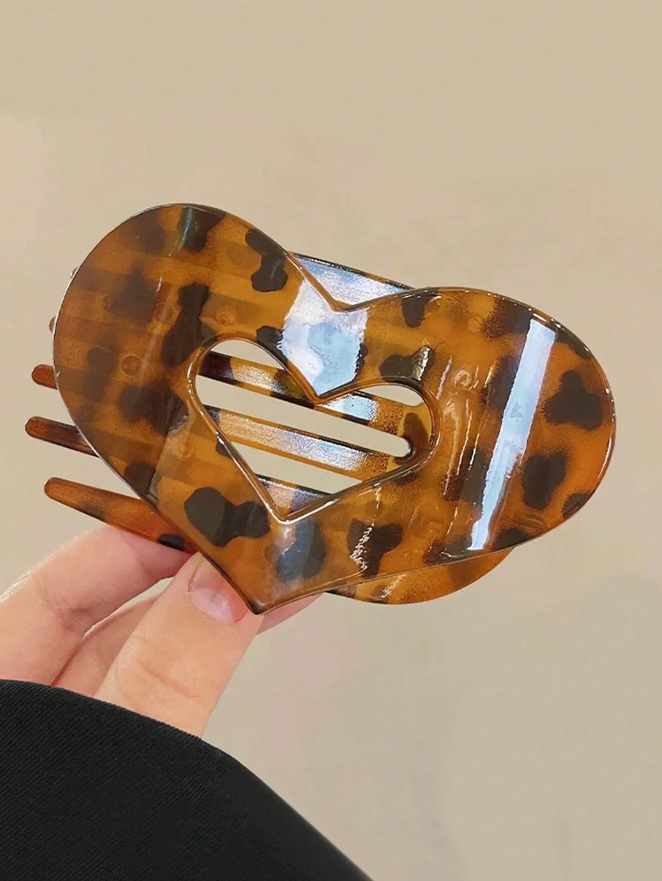 

Большая заколка для волос в форме сердца с леопардовым принтом, однотонная черная, нескользящая, для женщин