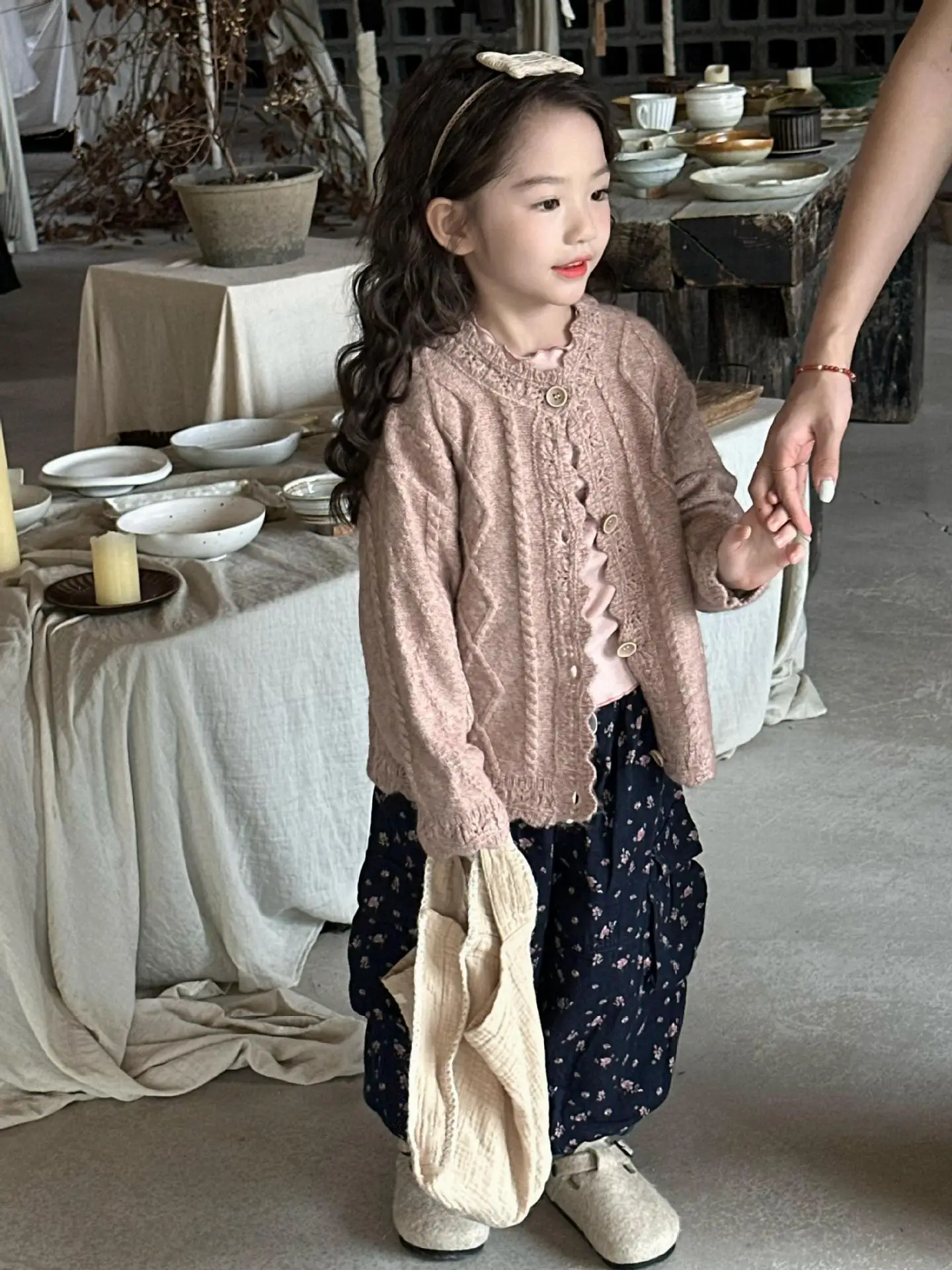 Girls Suit 2024 Autumn New Childrens Wear Korean Style Baby Girl Knitted Top Printed Bottom Floral Pants Three-piece Set Casual image 5
