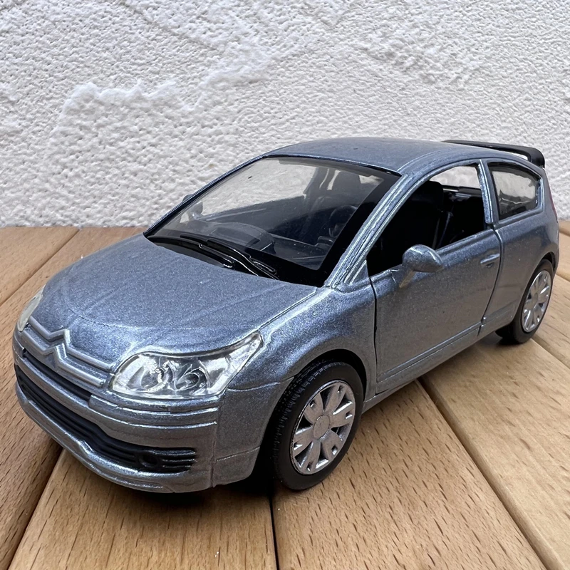 1:32 Citroen C4 SUV Alloy Car Model Diecasts Metal Vehicles Car Model High Simulation Collection Childrens Toys Gifts Decoration