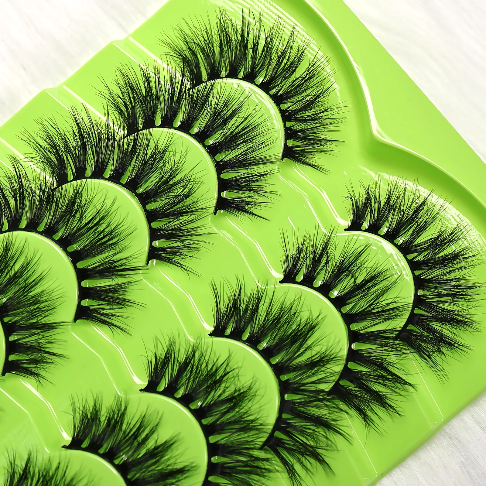 ขนตาปลอมฟู 7 คู่ - ขนตาปลอมแบบโค้งงอน หนา งอนเด้ง ใช้ซ้ำได้ ติดง่าย เหมาะสำหรับผู้หญิง แต่งหน้าในชีวิตประจำวัน งานปาร์ตี้ และเดท