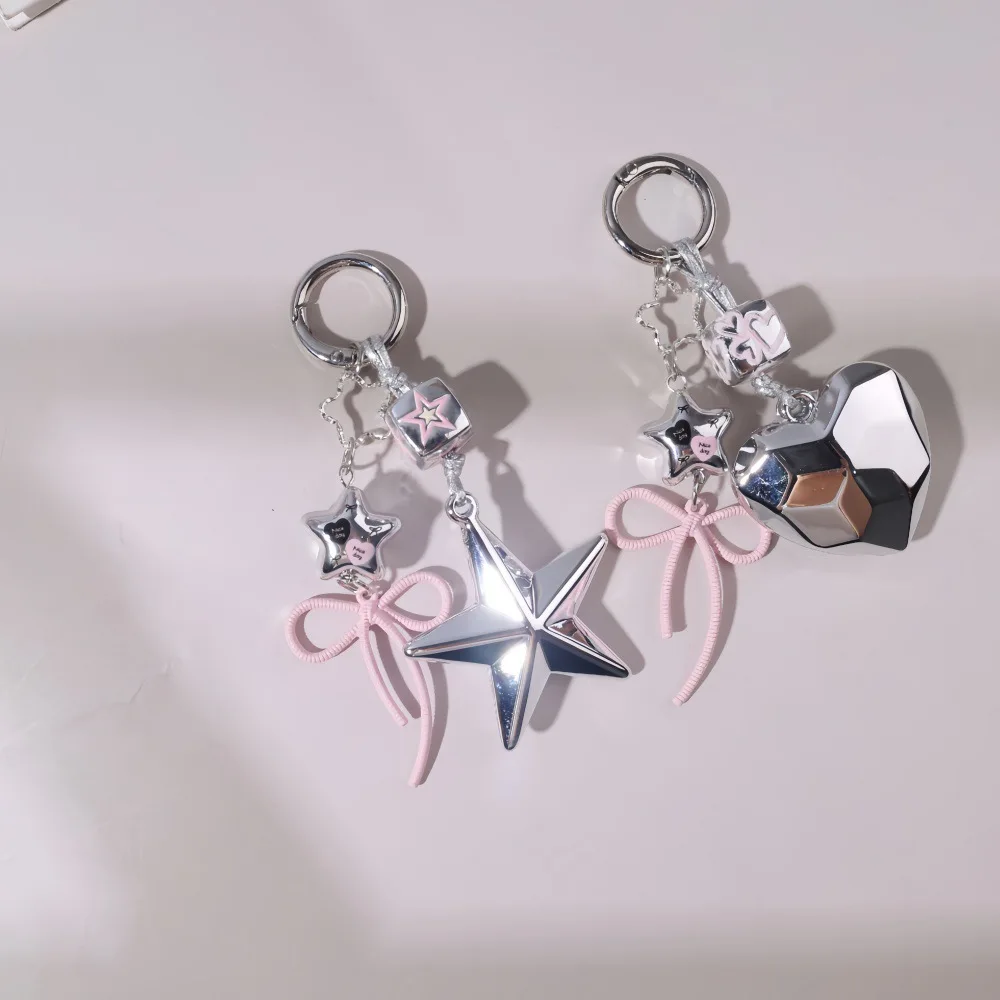 Ins Style Silver Color 3D Star Heart Keychain for Women Minimalist Metal Key Ring Pendant Cute Bag Charm Purse Accessory Gift