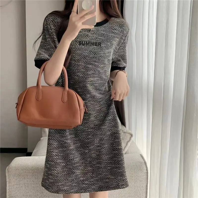 Vestidos casuais com decote em O para mulheres, mini vestido solto, manga curta, tudo combina, letra impressa, roupa coreana, moda feminina, novo, verão, 2024