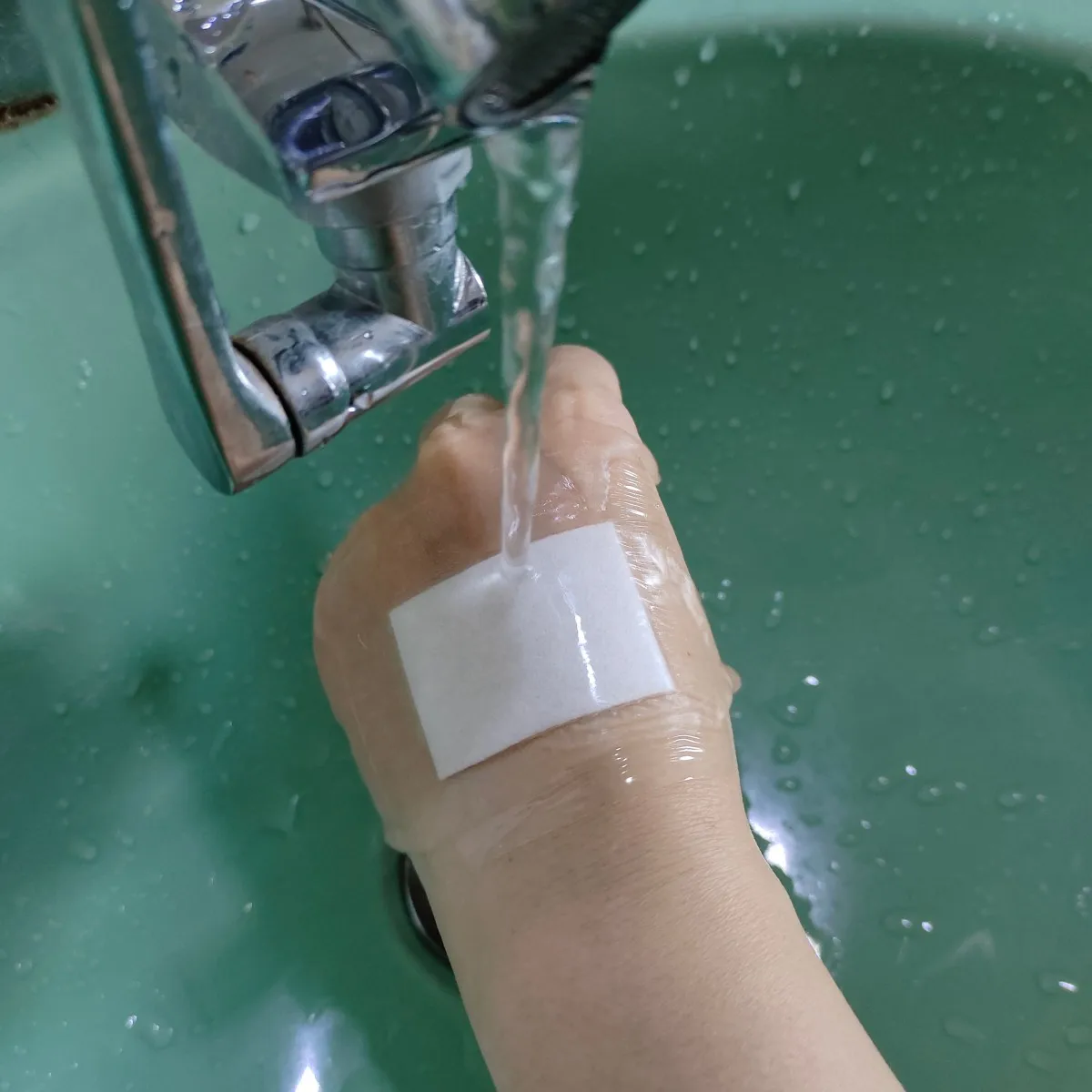 20/50 wasserdichte Pflaster, weiches PU-Material, einfach auszutauschen, unverzichtbares Outdoor-Tape, leichte Haftung, sanft zur Haut – Detail 5