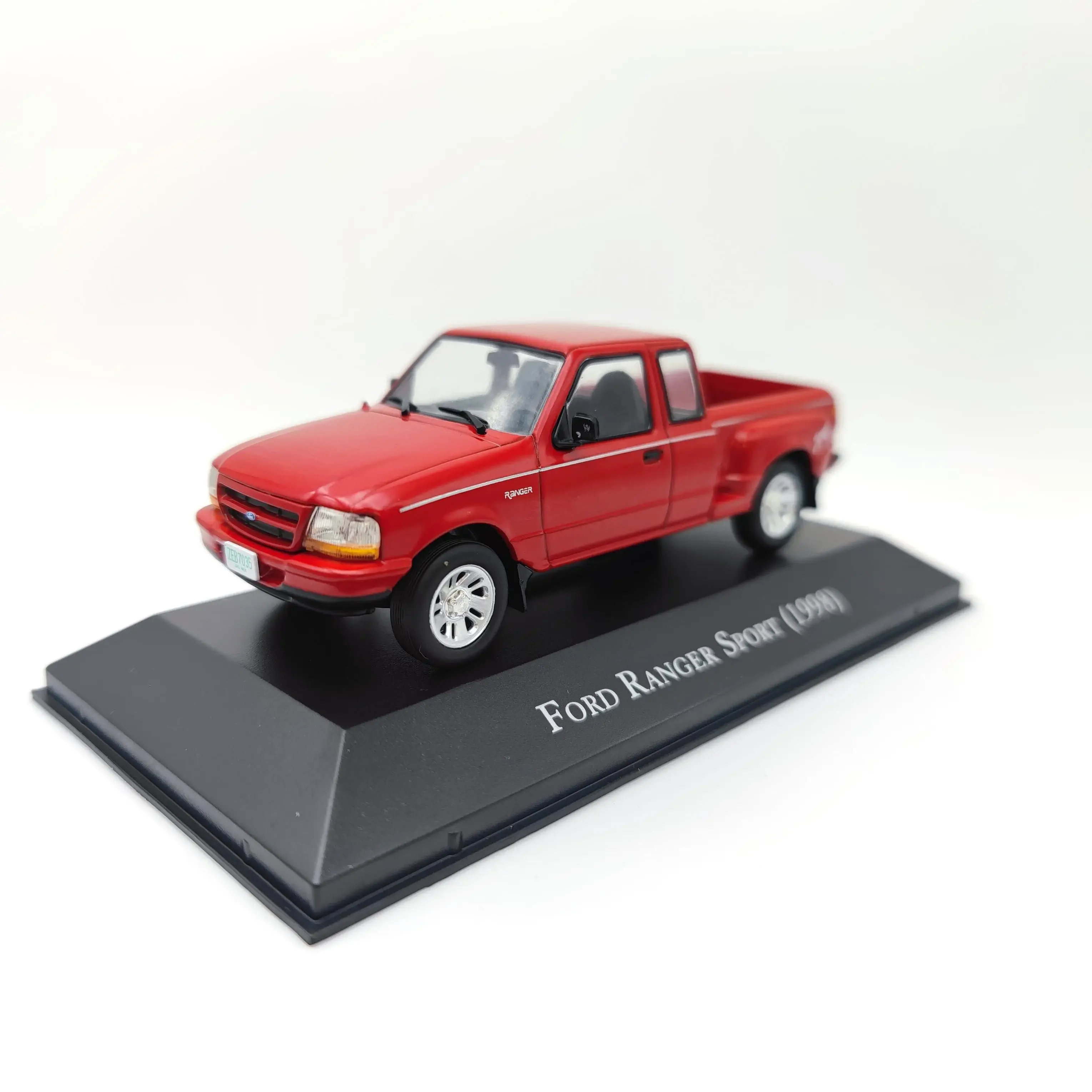 

Diecast IXO 1/43 Scale Red Ford Ranger Sport 1998 Mexican Pickup Truck Alloy Car Model Collectible Toy Gift Souvenir Display