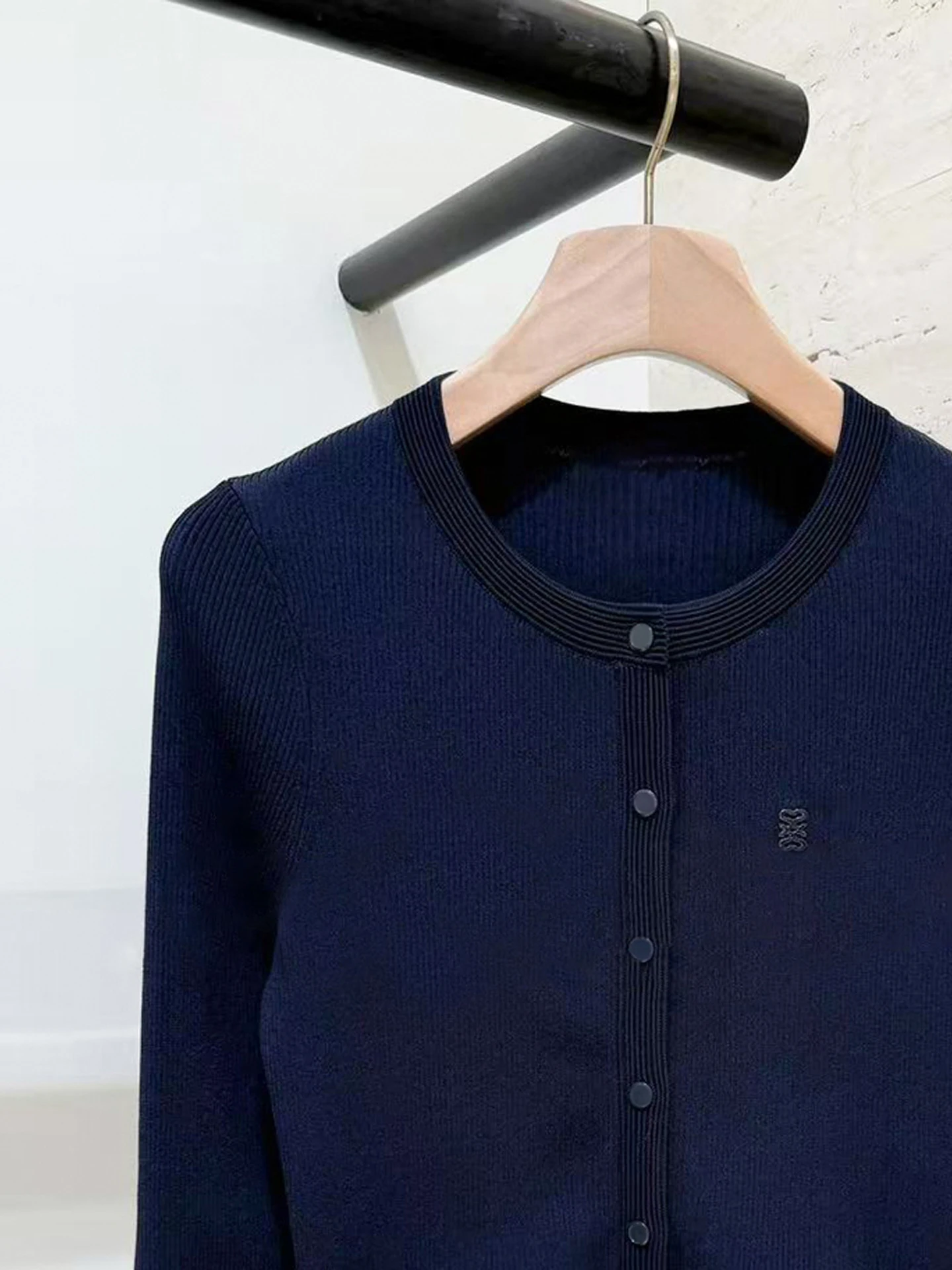 

Облегающий вязаный открытый кардиган Топ Универсальный повседневный осенний Новое поступление Высококачественная женская мода от S Home South Oil