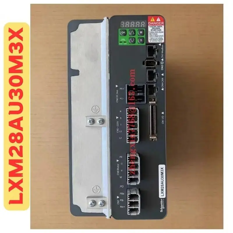 

Совершенно новый оригинальный сервопривод LXM28AU30M3X