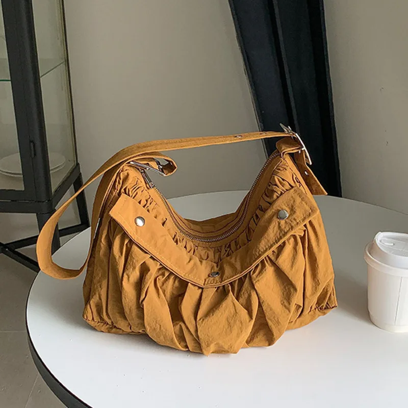 Sacos de ombro coreanos de nylon de alta capacidade para mulheres bolsas de moda balde bolsa crossbody, primavera, 2024