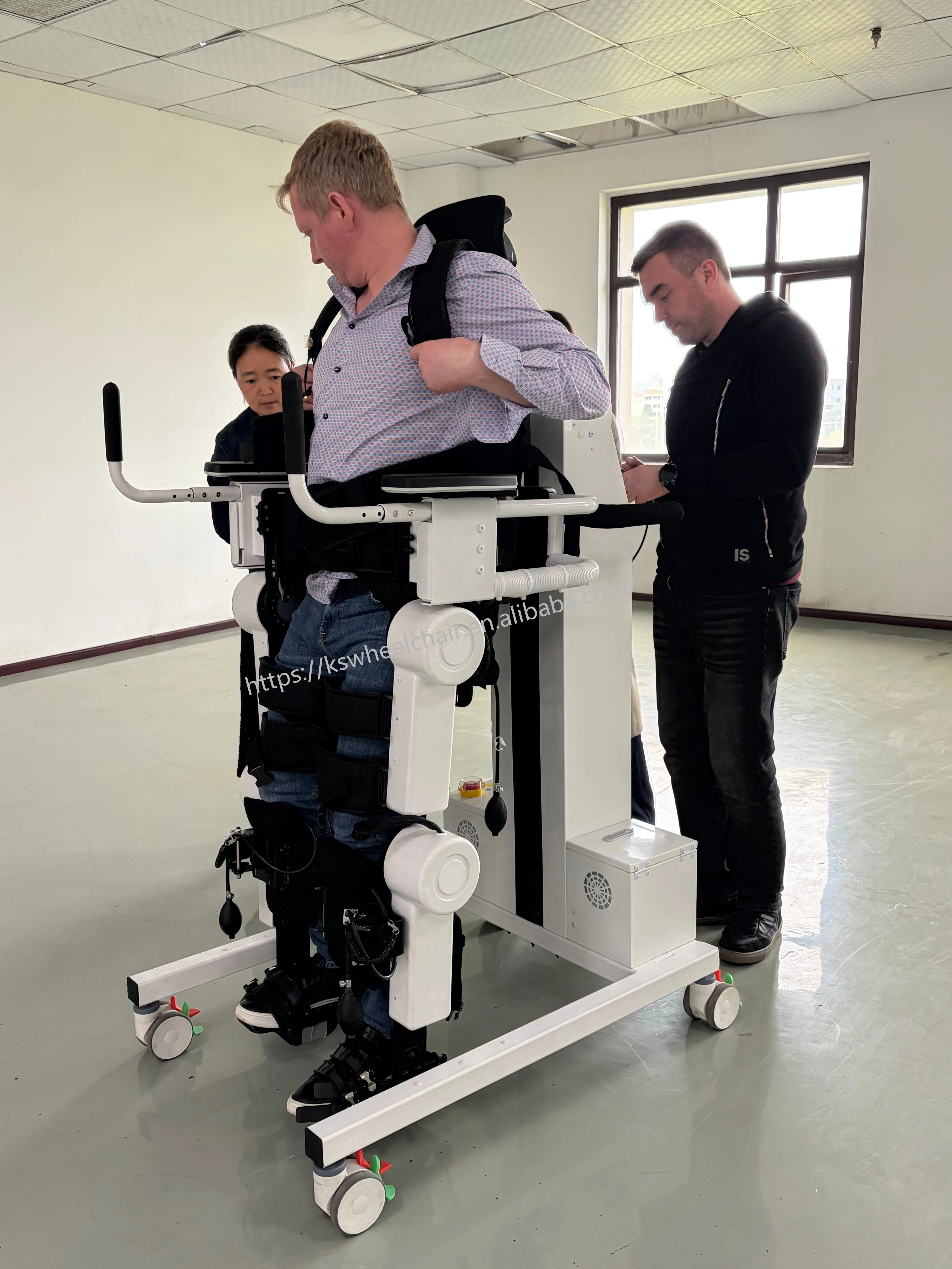 Lightweight Lower-limb Rehabilitation Exoskeleton Robot for Independent Leg Exercises at Home