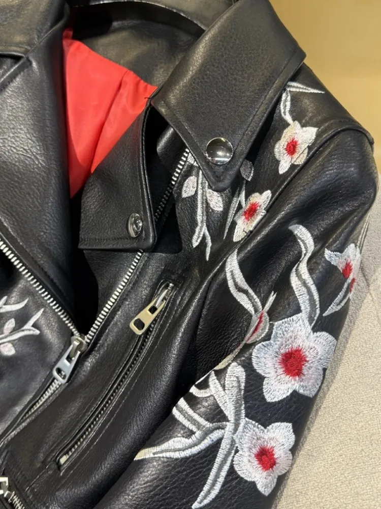 Chaqueta de cuero genuino con cremallera y solapa para mujer, estilo Retro, Color sólido, manga larga, piel de oveja, ropa de abrigo ajustada bordada para motocicleta