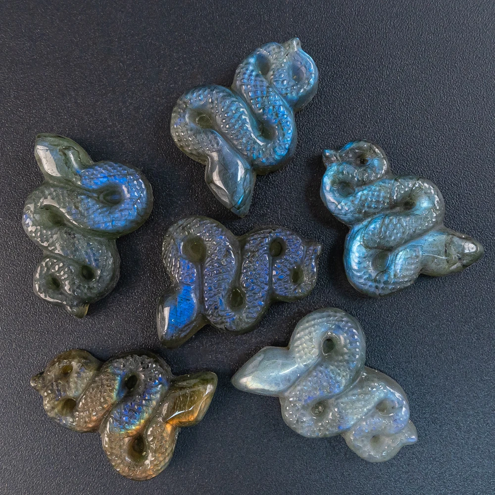 1Pcs DIY Labradorite Pendant 30x20x7mm Blue Flash Snake Carved Gemstone with Hole for Jewelry Making Supplies