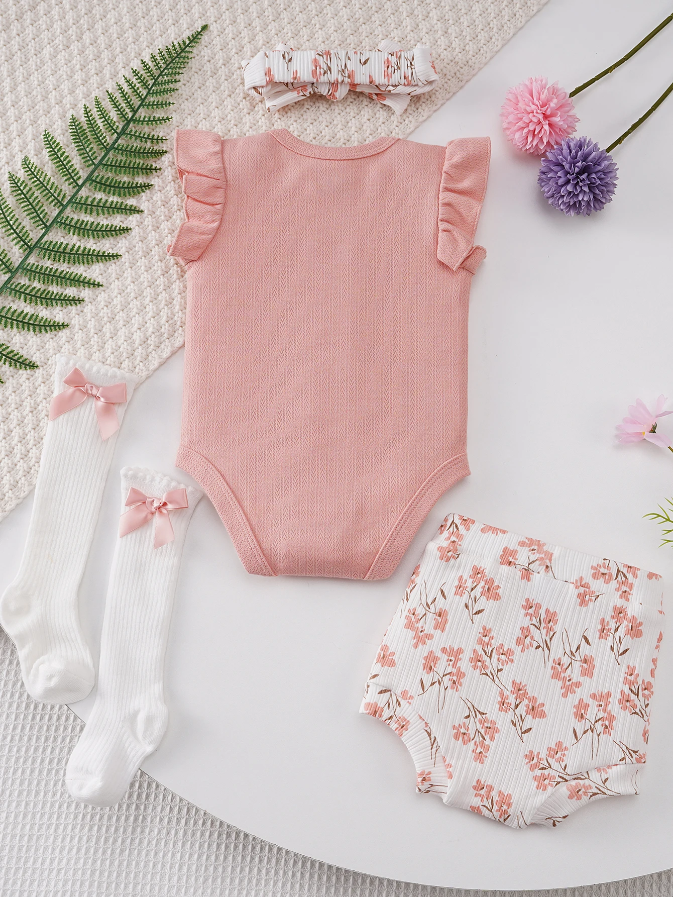 4-Piece Set of Newborn Baby Triangle Romper Outfit, Summer Sleeveless Romper, Shorts, Socks, Headband, Cute and Fashionable Style Suitable for 1-12 Month Old Baby Girls to Wear When Going Out