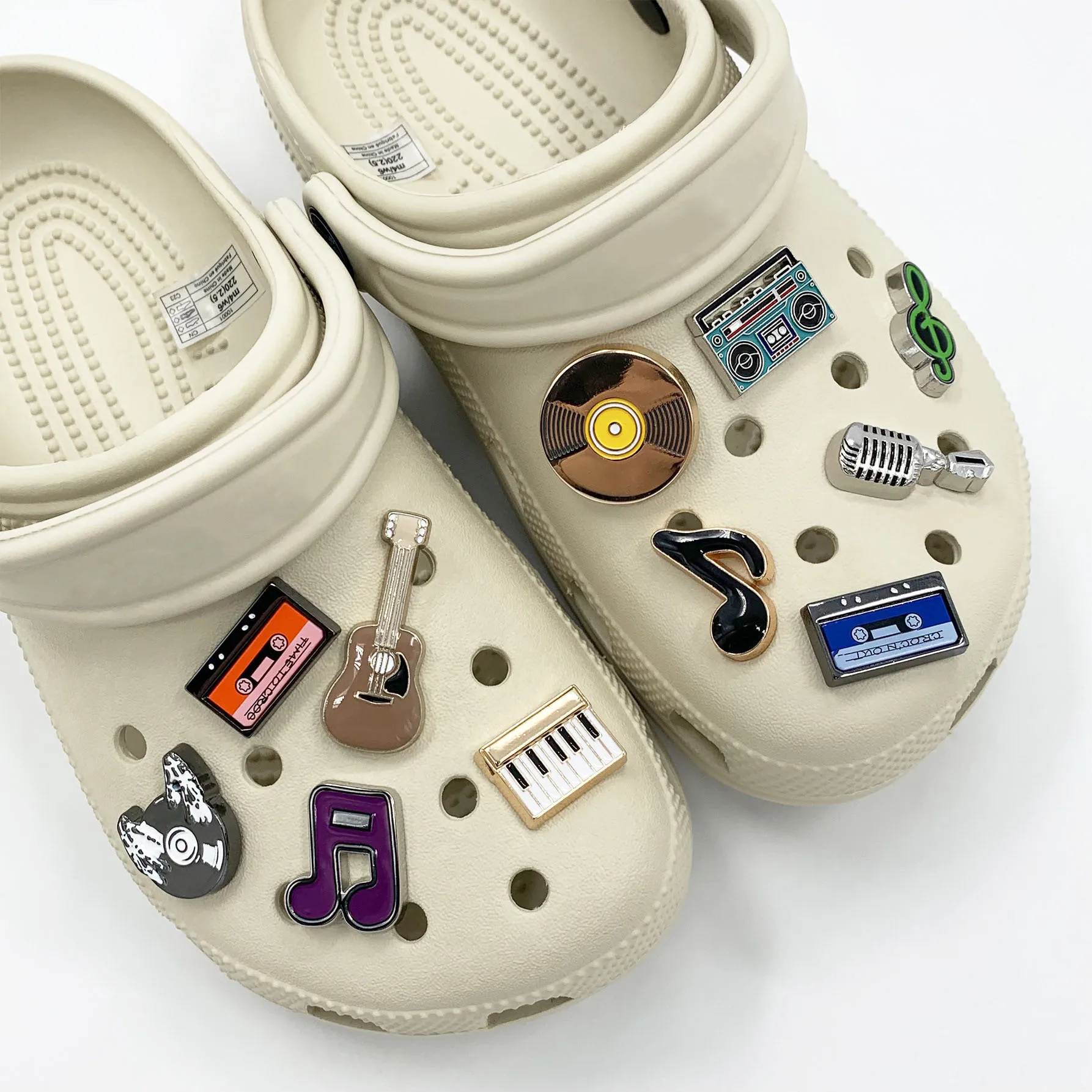 

3D Musical Instrument Set Shoe Charms Accessories Piano Violin DIY Clogs Slide Sandals Garden Shoe Decoration Buckles Pins Gifts