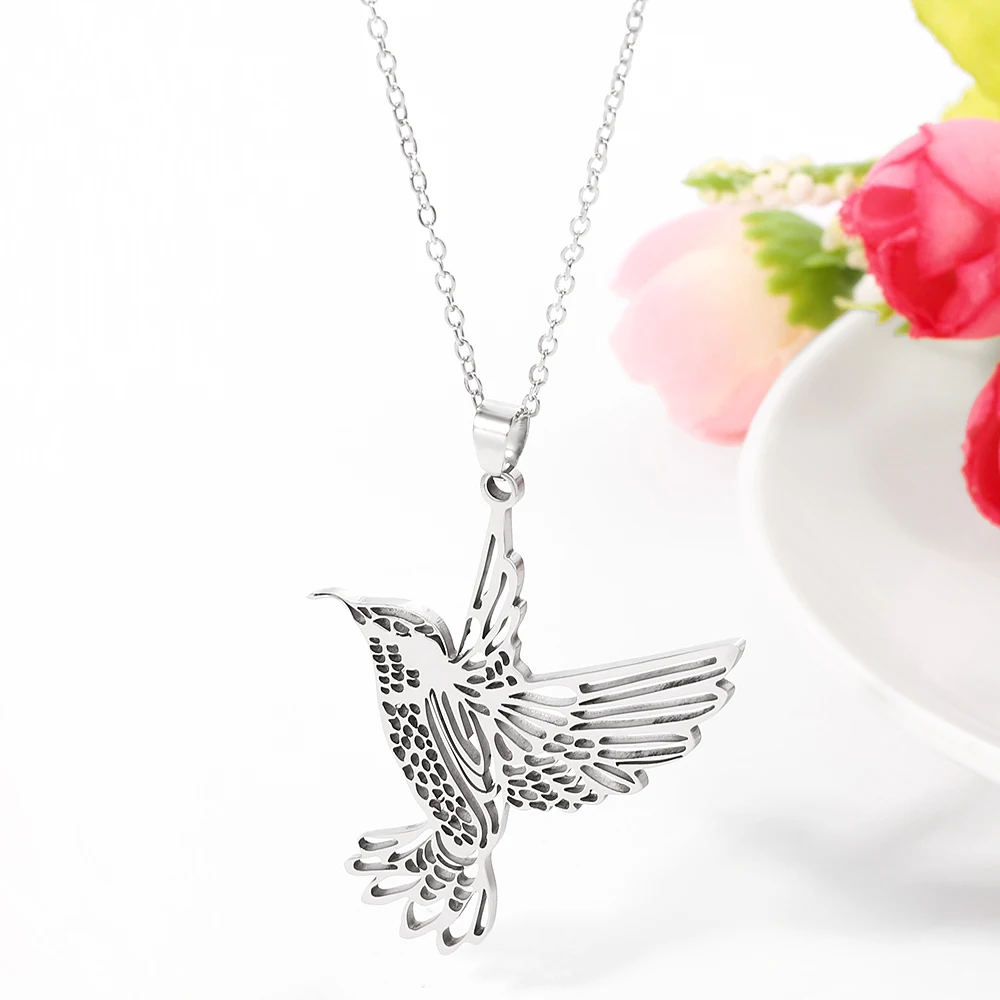 1pc Stainless steel hummingbird pendant clavicle chain ins female short bird swallow simple necklace