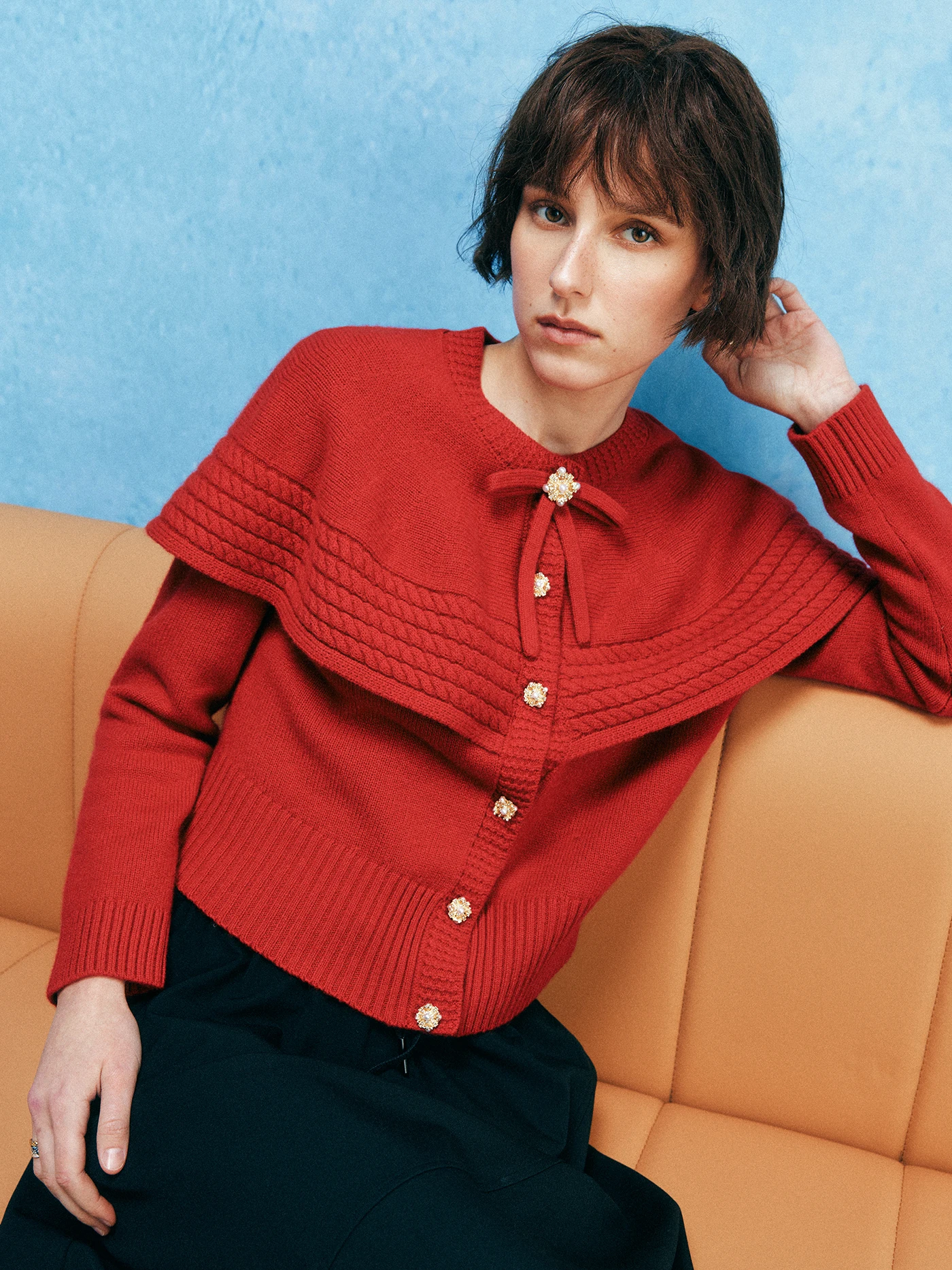 

Красный винтажный вязаный кардиган-накидка из 100% шерсти с перламутровыми пуговицами, французский стиль, мягкий, с длинными рукавами