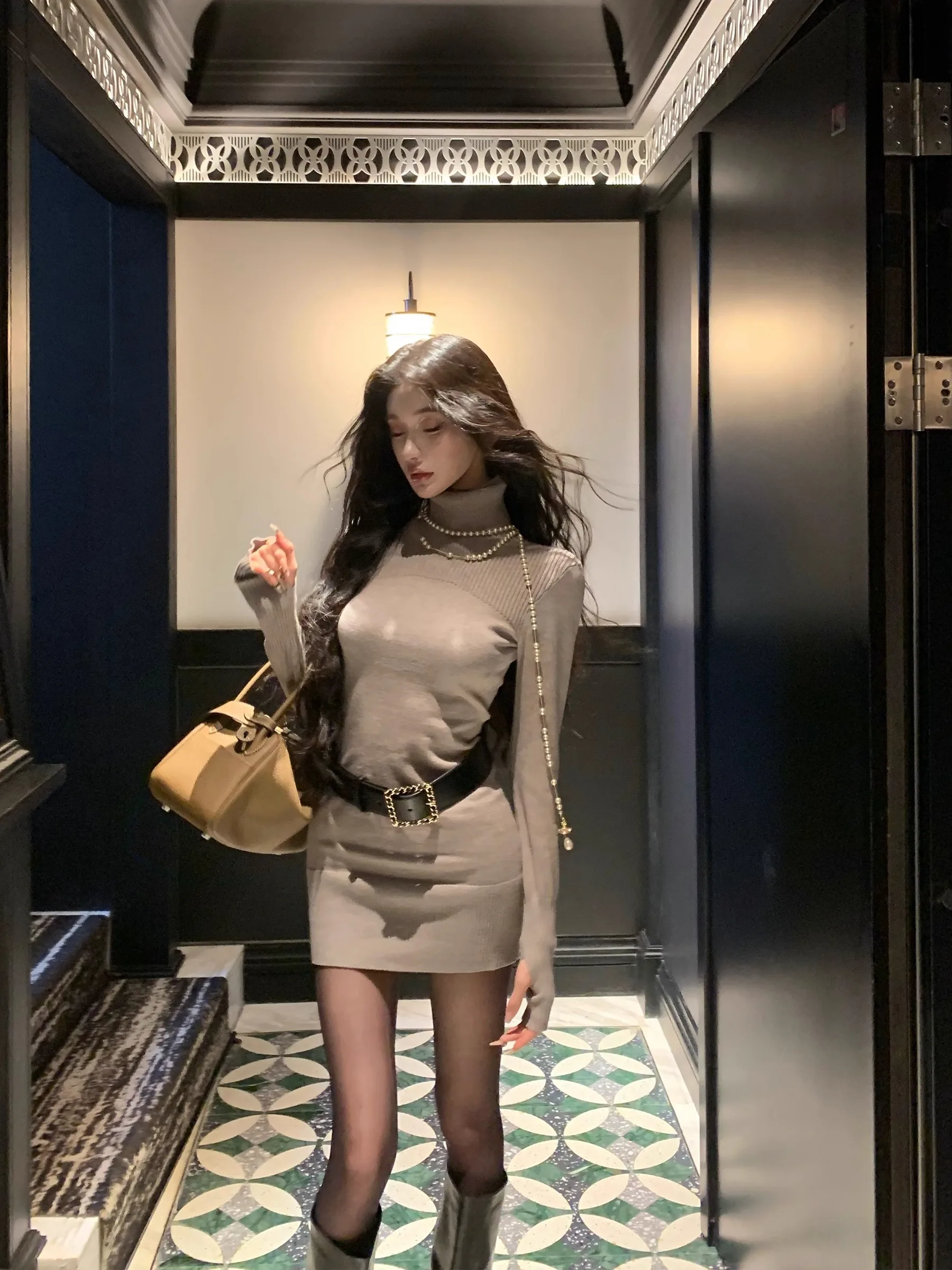 

Вязаное платье-свитер Barb Chill с высоким воротником, облегающее, женское, зимнее, в корейском стиле, сексуальное, для Нового года, коллекция Battle Armor