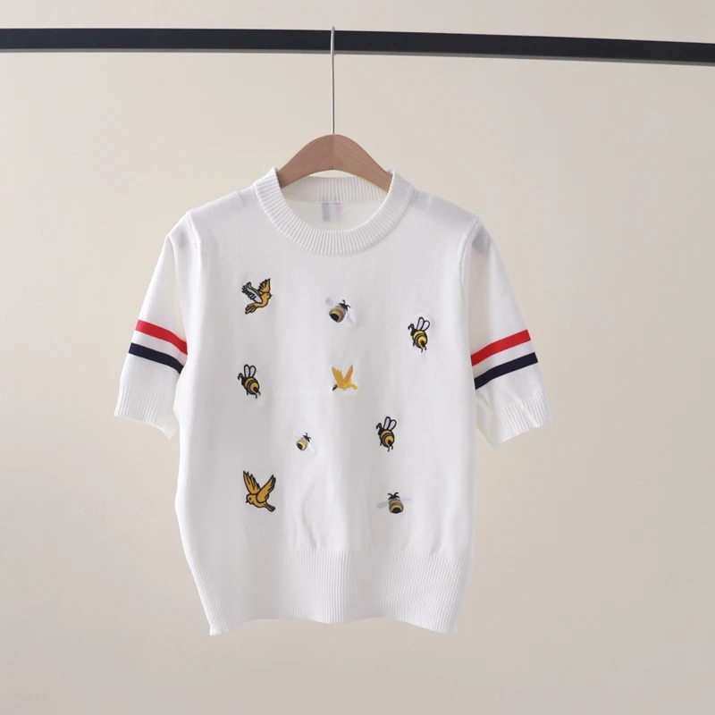 Summer new style college wind two-sleeved color ribbon bee animals embroidered round collar sleeve short-sleeved knitted T-shirt